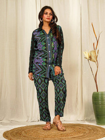 Bottle Green Muslin Ikat Printed Coord Set – Timeless Elegance & Effortless Comfort