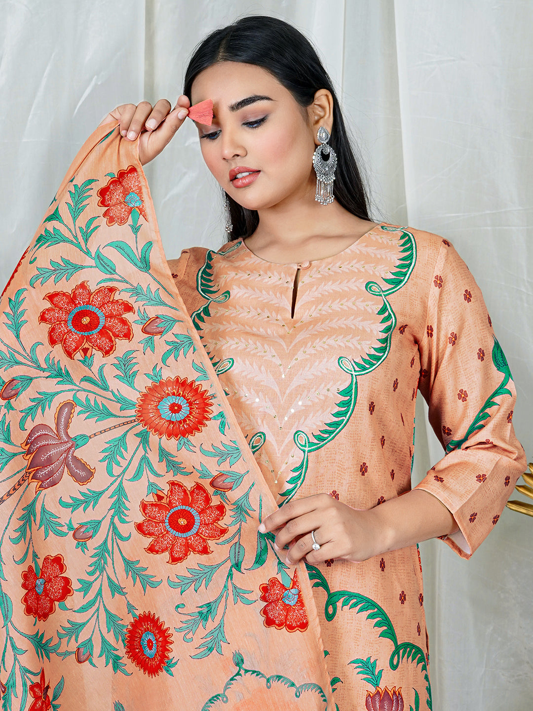 Top 5 Ways to Style a Cream Kurta Set with Leaf Prints This Summer