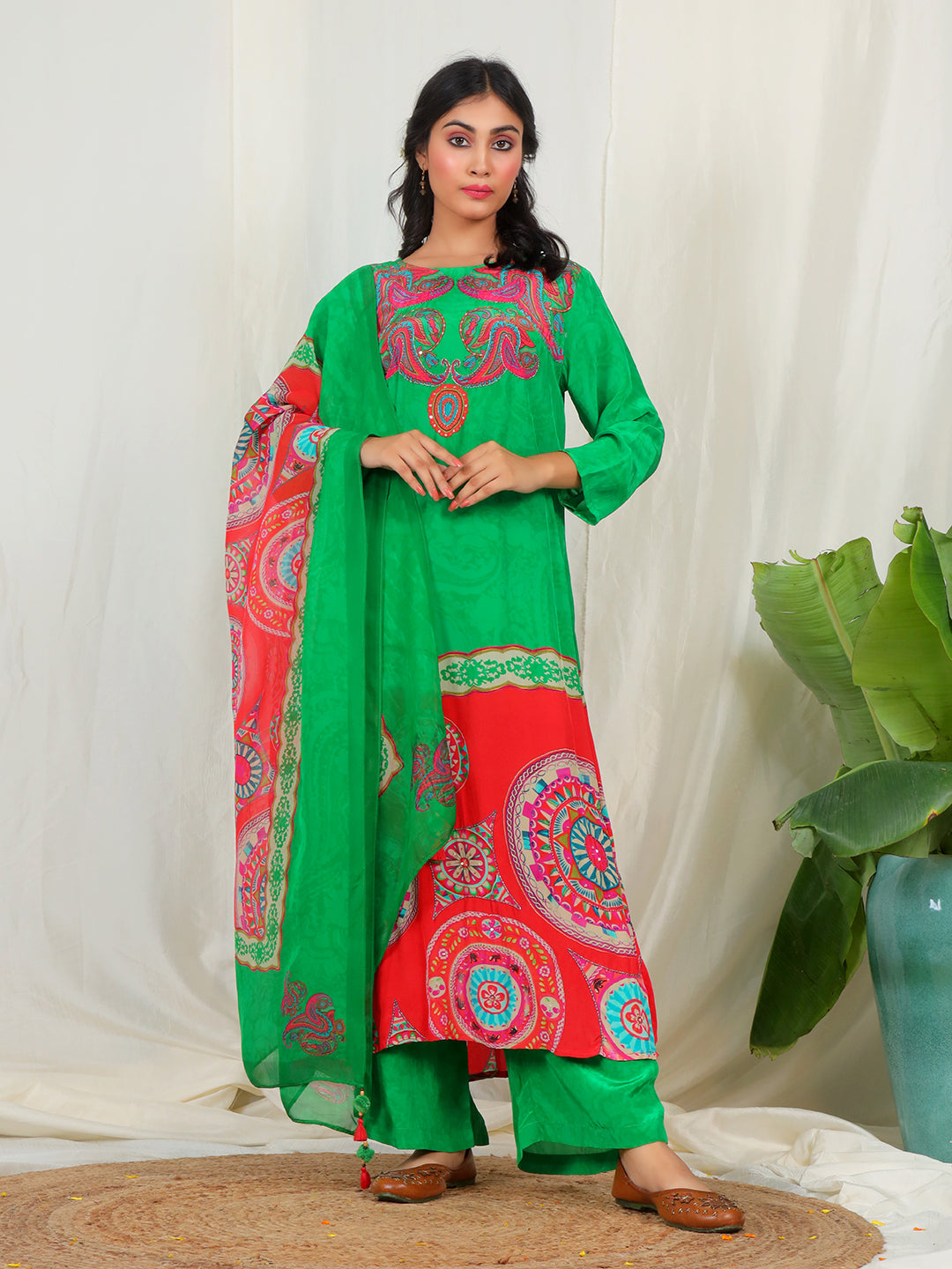 Bold Paisley Based Natural Crepe Kurta Pant Set with Hand Work - Green earthofab