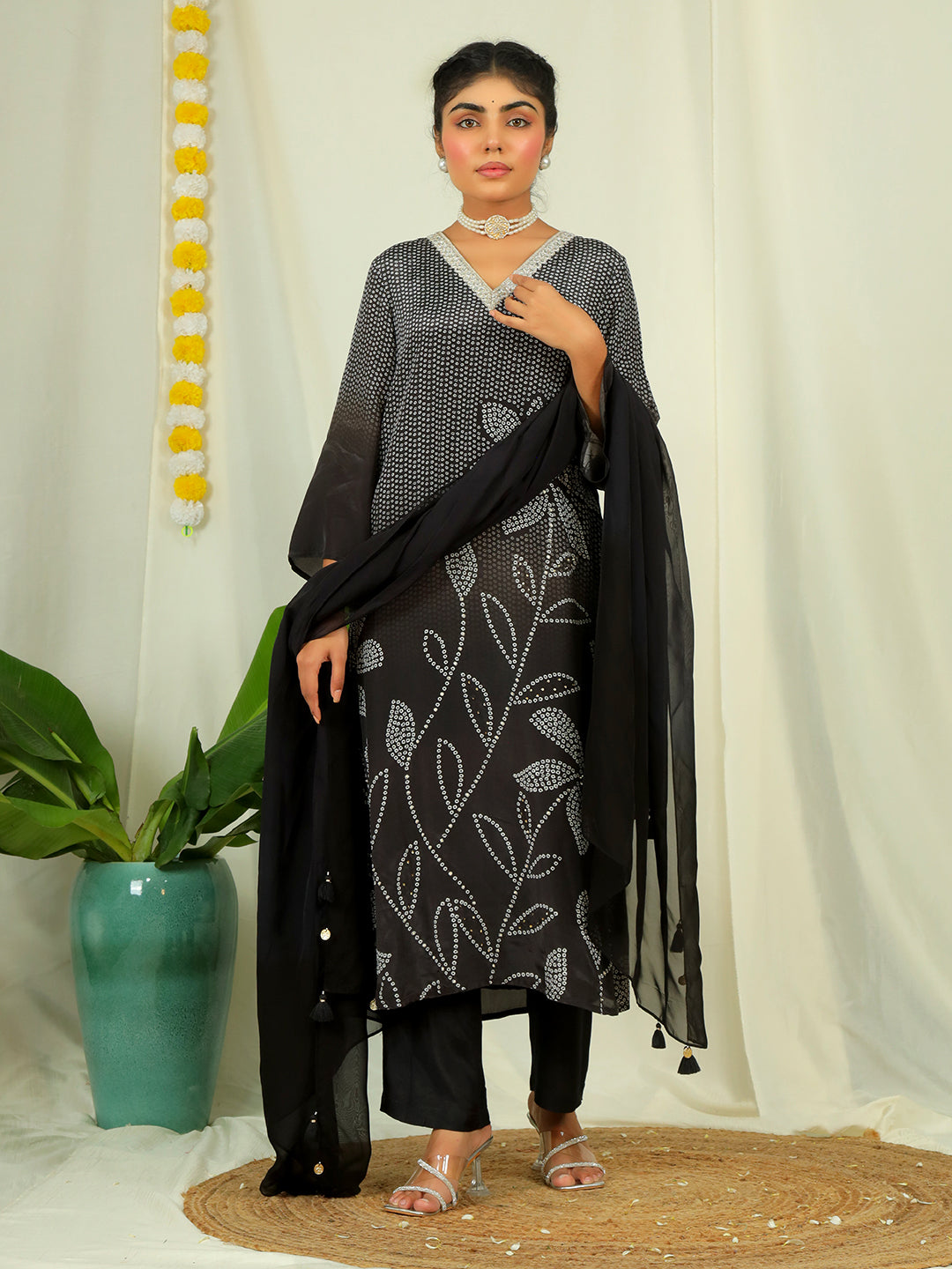 Ombre Natural Crepe Kurta Pant Set with Dupatta with Hand Work - Black earthofab