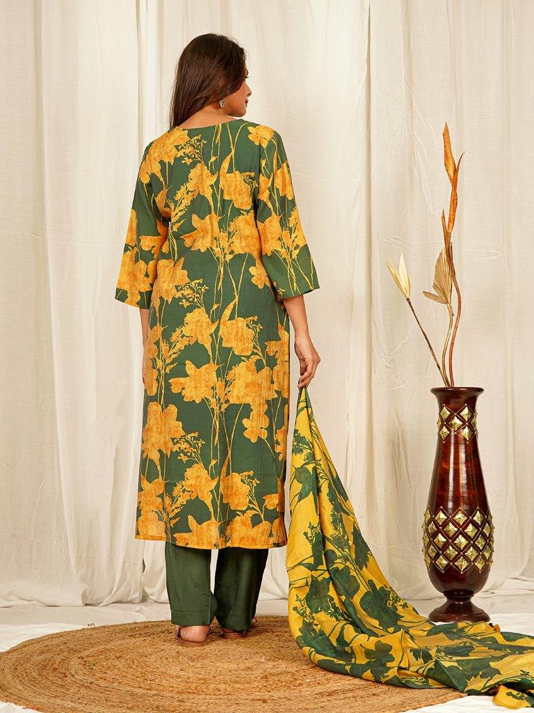 Floral Print Muslin Crepe Kurta Pant Set with Dupatta with Thread work on Neck line - Green earthofab