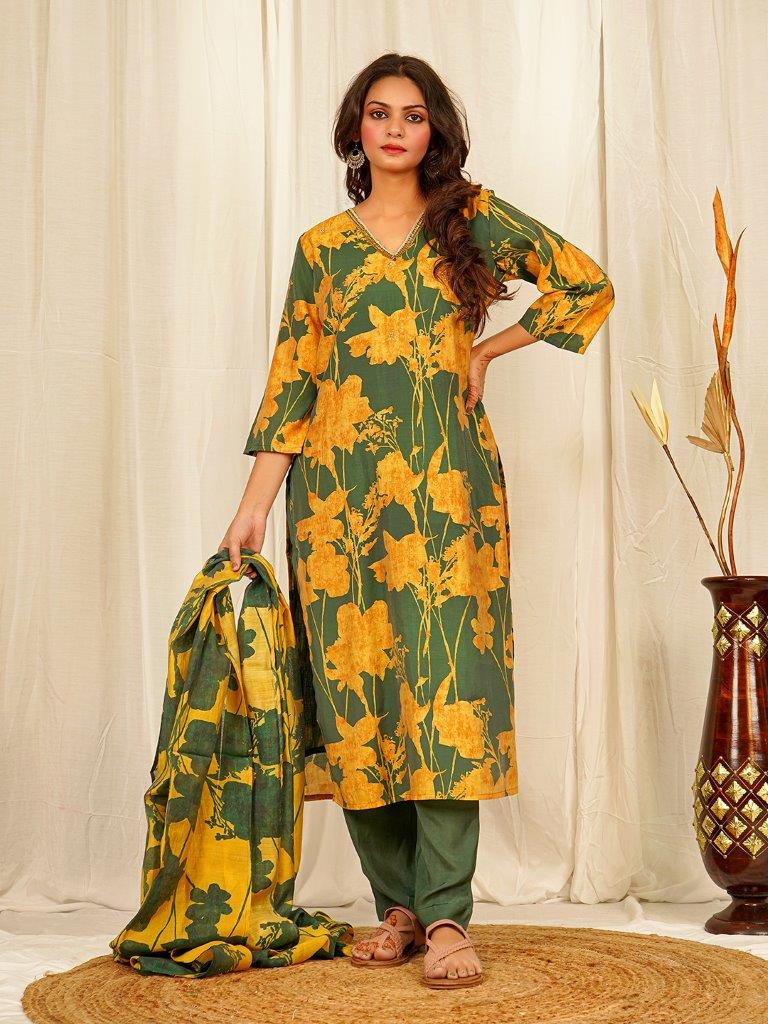 Floral Print Muslin Crepe Kurta Pant Set with Dupatta with Thread work on Neck line - Green earthofab