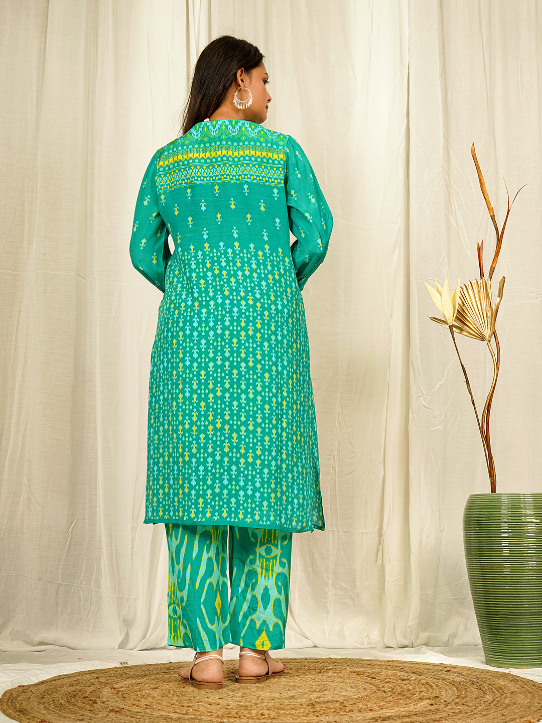 Green Muslin Ikat Printed Coord Set – Timeless Elegance & Effortless Comfort